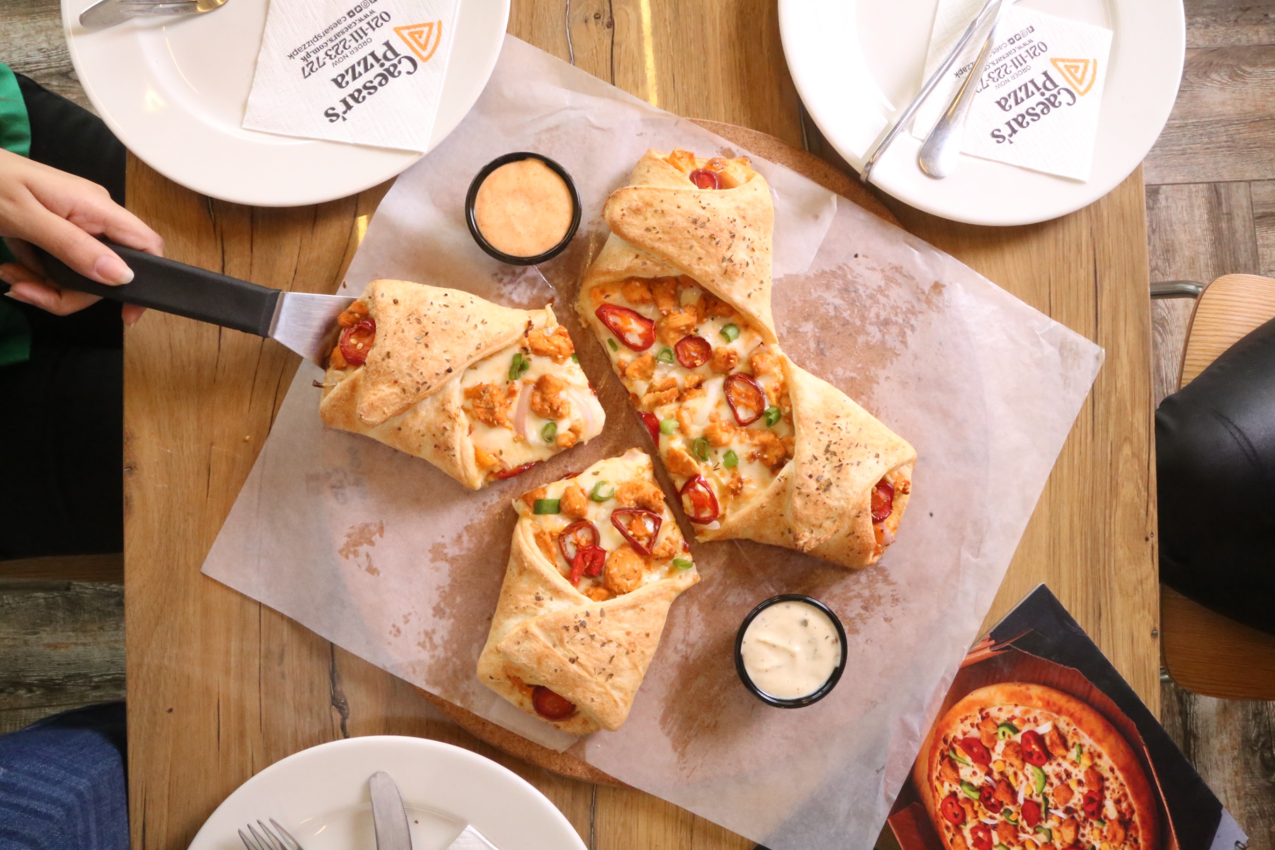 Photo for Four different slices, four different worlds in one box, fre